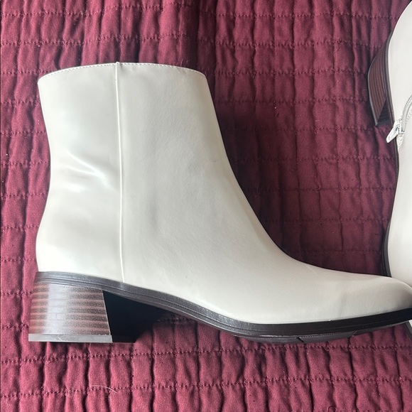 Sonoma Off-White Ankle Booties - Picture 3 of 11